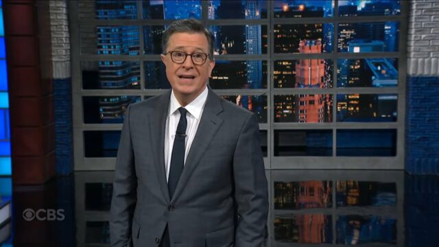 Stephen Colbert sagt, dass Elon Musk die Regierung "wie ein Tesla im autonomen Modus" explodiert | Video

