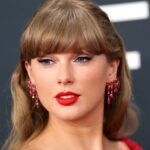 Taylor Swifts rotes Kleid hat die Grammys gestohlen - hier erfahren Sie, wie Sie den Look für weniger bekommen können