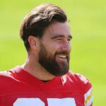 Hella gut (Gesichtsbehandlung) Haare von Travis Kelce im Laufe der Jahre