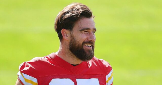 Hella gut (Gesichtsbehandlung) Haare von Travis Kelce im Laufe der Jahre

