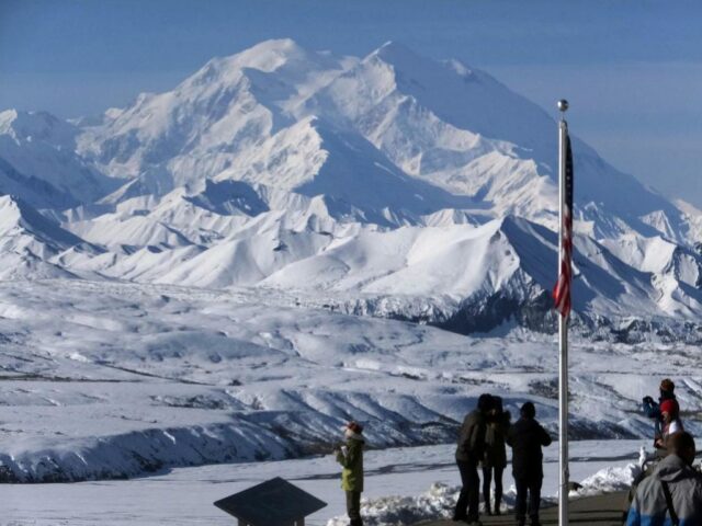 Die Legislature von Alaska bittet Trump, den Namen Denalis beizubehalten, anstatt ihn in den Berg McKinley zu ändern

