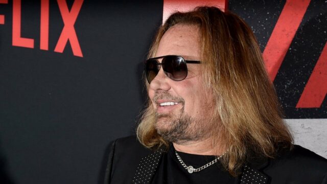 Vince Neil war nicht an Bord eines Mötley -Crüe -Mortell -privaten Flugzeugunfalls, der in Arizona gestorben war

