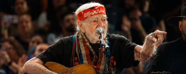 Beobachten Sie Willie Nelson, 91

