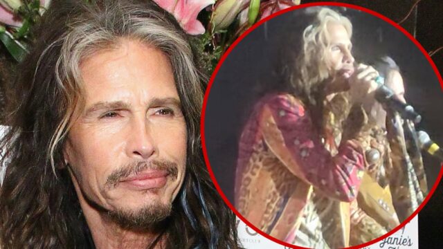 Steven Tyler singt auf der Grammys Watch Party, zusammen mit Stars on der Bühne

