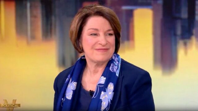 "Die Aussicht": Senator Amy Klobuchar sagt, dass die Reue des Wählers einsetzt und "weiterhin" | Video

