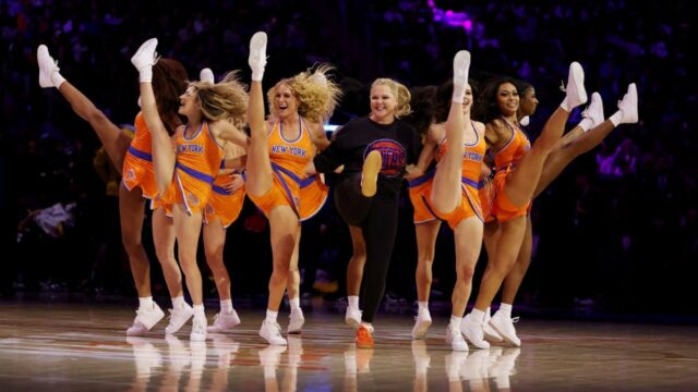 Amy Schumer, NY Knicks -Tänzer erstellen 10 Jahre später das Finale von "Zug Train", | Video

