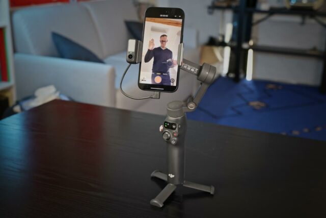 DJIs Osmo Mobile 7P Gimbal kann Ihnen auf jeder Android- oder iOS -Kamera -App folgen

