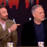 Charlie Cox ist erstaunt, einen Cosplayer zu erkennen, den er vor 2 Jahren in der Öffentlichkeit "The View" | Video