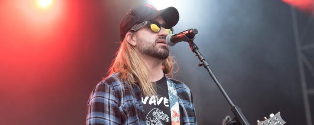 Cody Canada spricht über das Überraschungstreffen von Cross Canadian Ragweed beim Meile 0 Festival: "Es ist großartig, zu vergeben, zu vergessen und zu wachsen" (exklusiv)

