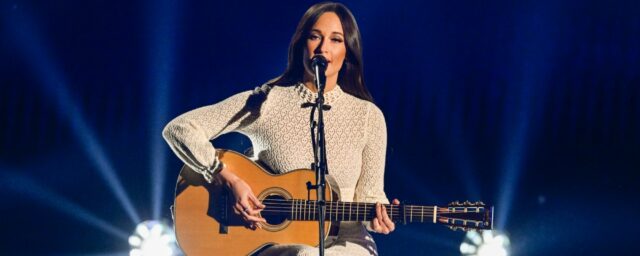 EXKLUSIV: Kacey Musgraves spricht über die Tragödie hinter "dem Architekten" Gewinner eines Grammy "

