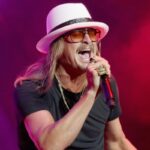 Watch Kid Rock hat eine Fusion mit einer Erklärung, bevor er die Szene während der Bash des Keyboarder von Bon Jovi David Bryan stürmte