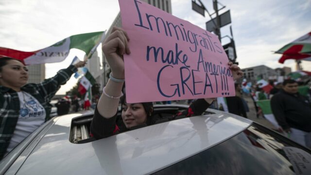 ICE ist Google -Google -Suchaufgaben in Bezug auf Massa Deportation, Berichte Bericht

