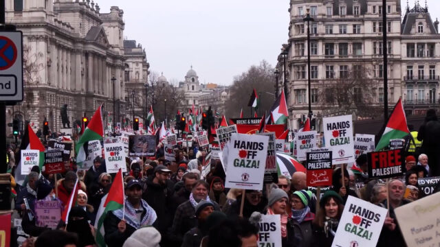 Video: Demonstranten auf der ganzen Welt verurteilen Trumps 'Akquisitionsplan für Gaza

