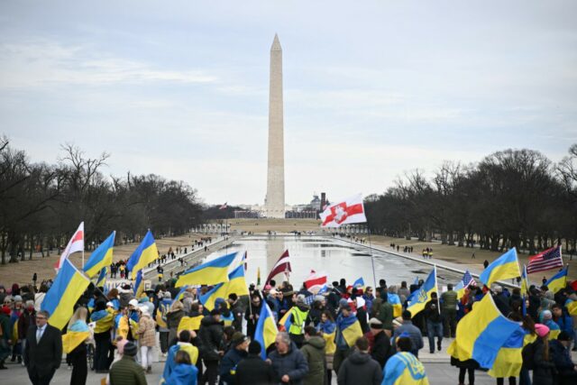 Ukraine -Supporter Rallye in Washington DC vor dem dritten Jahrestag des Krieges

