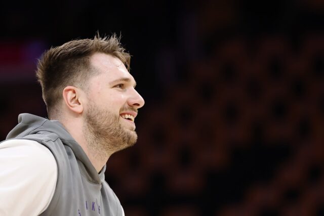 Luka Doncic assoziiert mit Rams Star nach dem Lakers -Spiel

