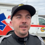 Der Star von "Malcolm" Frankie Muniz erhält "ohne Respekt" von anderen NASCAR -Truck -Fahrern: "Niemand geht mit mir" | Video