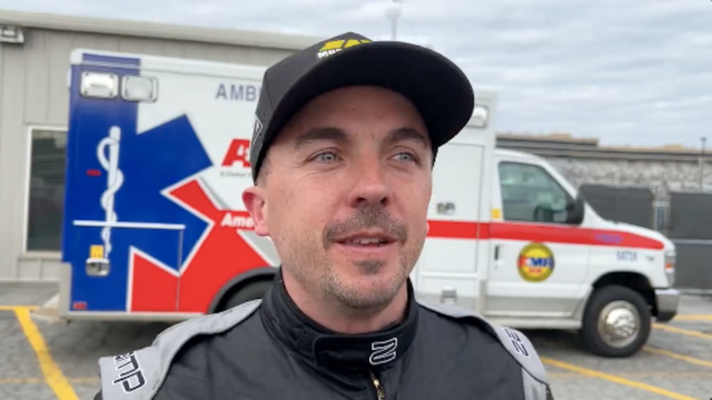 Der Star von "Malcolm" Frankie Muniz erhält "ohne Respekt" von anderen NASCAR -Truck -Fahrern: "Niemand geht mit mir" | Video

