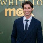 Patrick Schwarzenegger sagt, dass er trotz der Anschuldigungen des Nepotismus die Rolle in "White Lotus" "demonstriert" habe: "Es ist frustrierend" ""