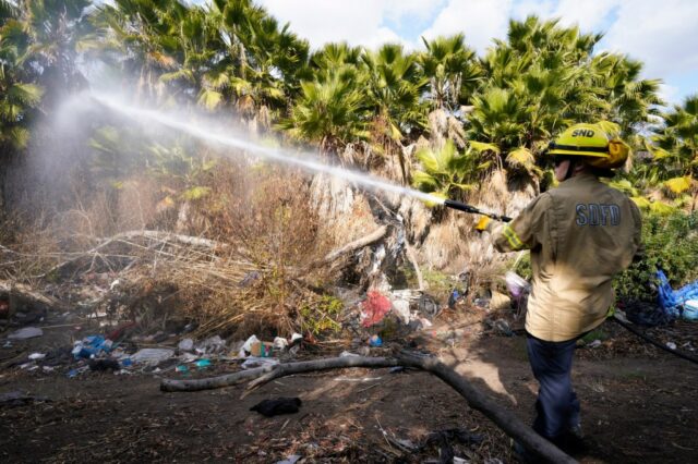 Eine Stadt in Kalifornien versucht eine andere Annäherung an die Feuerprävention: ein neues Spray auf Trockenpinsel

