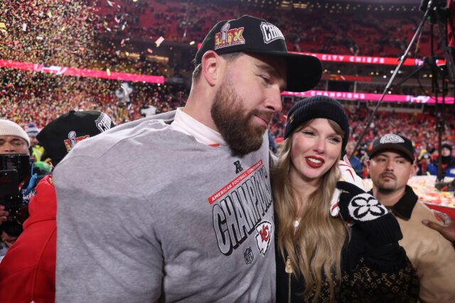 Jason Kelce sagt, Taylor Swift habe Travis Kelce vollständig "verändert"

