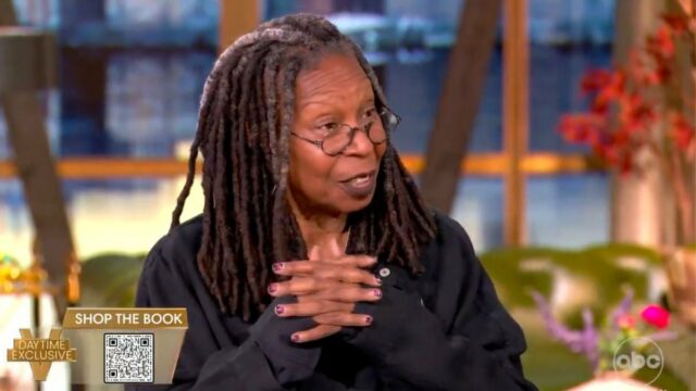 Whoopi Goldberg überrascht von der Gesangsreaktion, die von der Öffentlichkeit "The View" auf Elon Musk entstand: "Oh, ok!

