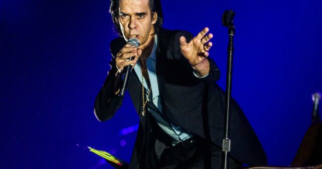 Nick Cave, Rem, Devo unter Künstlern, die Musik für soziale Vorteile befreien

