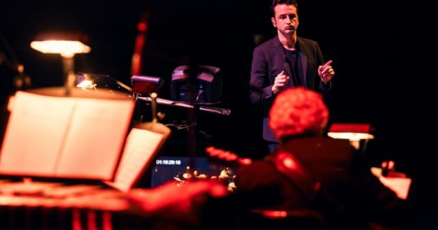 Justin Hurwitz Garde 'Whiplash' im Leben mit der "Racking" -Konzertserie

