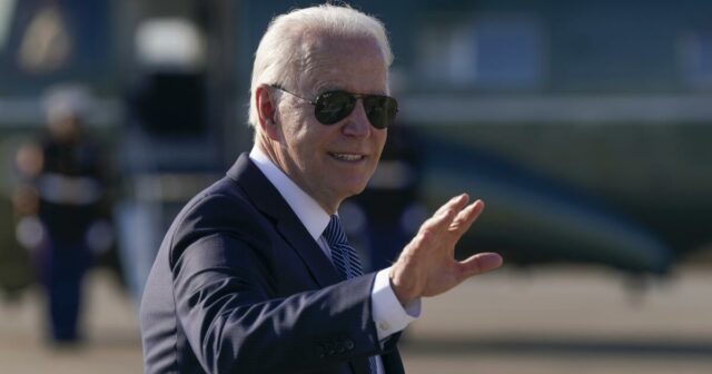 Der frühere Präsident Biden unterzeichnet bei der Hollywood Talent Agency CAA

